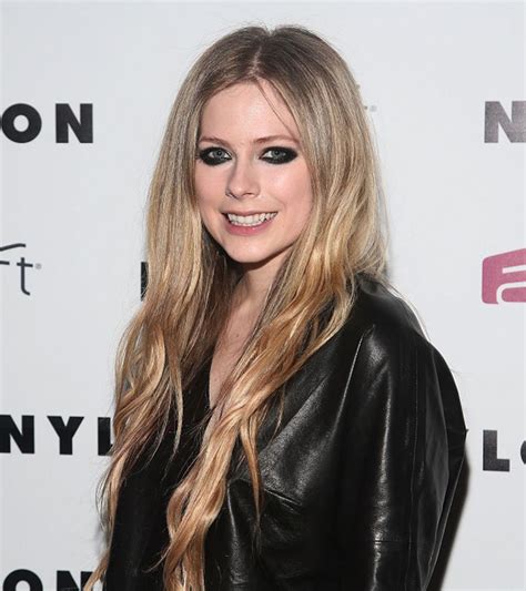 Avril Lavigne Without Makeup Spotted In Public Places Beautiful And Hot