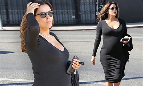Pregnant Eva Longoria Shows Off Her Beautiful Bump Daily Mail Online