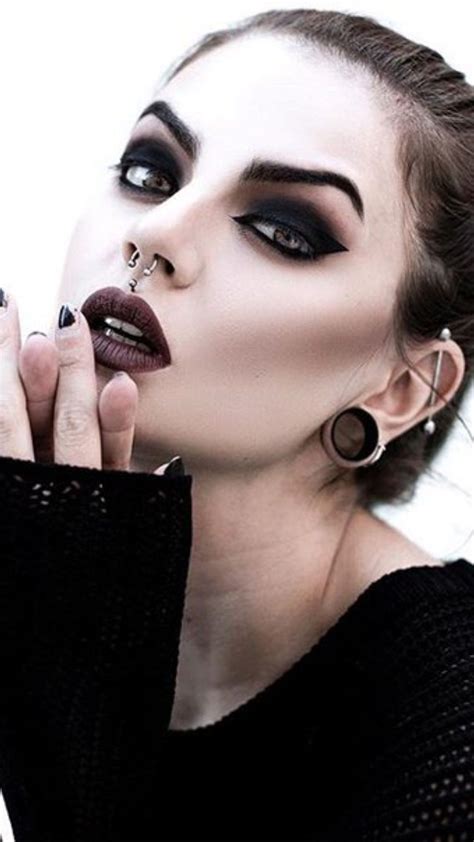 Witchy Makeup Vampire Makeup Gothic Makeup Eyeliner Designs Blue