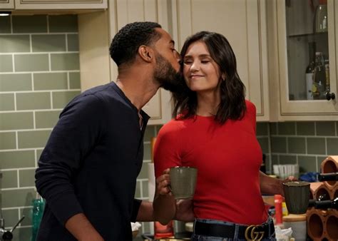 Decatur Native Tone Bell Stars In Cbs Sitcom ‘fam With