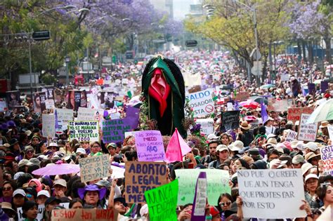 así transcurre la marcha por el 8m en la ciudad de méxico