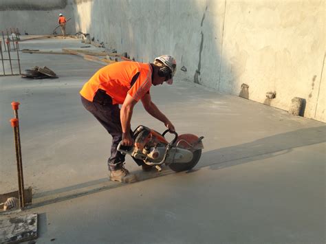 Contrary to the dry blades, wet blades always must have water added to it during the cutting process. Services - DC Concrete Cutting