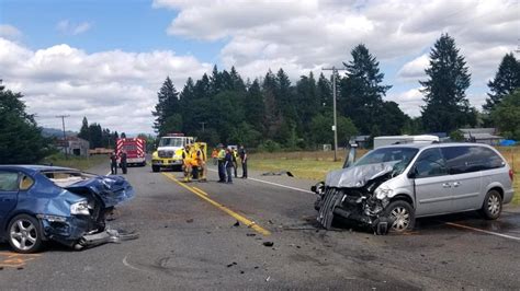 1 Dead 5 Hurt In Crash On Oregon Hwy 22e Kmtr