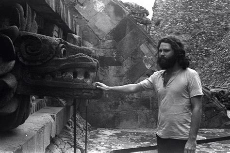 Jim Morrison En Teotihuacán Estado De México 1969 Fotografía En