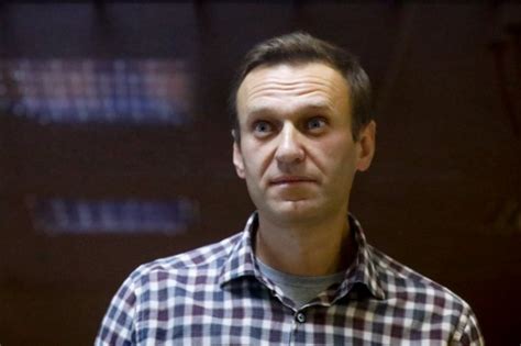 russia blocks alexei navalny s website before election