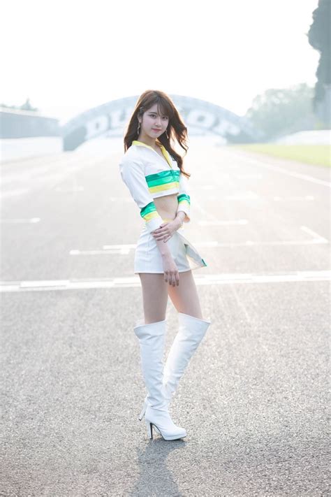 Pin By Fmjj On Boots Asian Model Girl Racing Girl Pit Girls