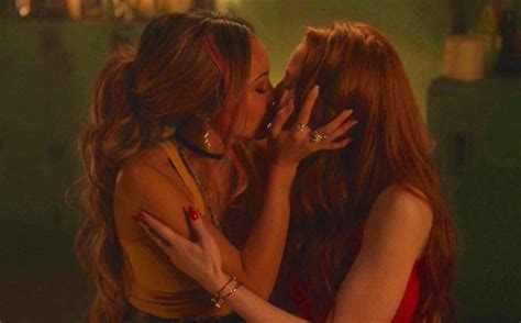 pin by andreazgz27 holiwinkis on riverdale cheryl and toni riverdale cheryl and toni