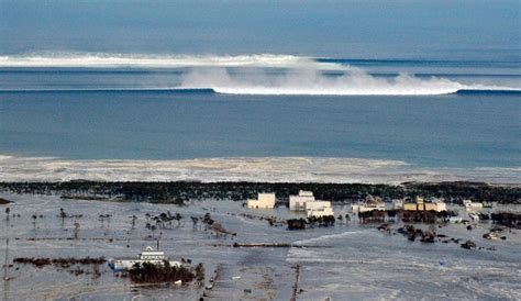 Tsunami Waves Coming In On Sendai Tsunami Waves Waves Japan Earthquake
