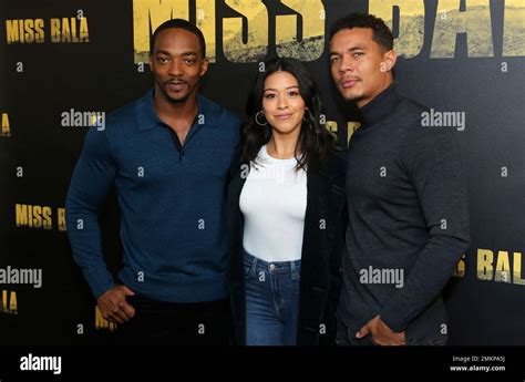 Anthony Mackie From Left Gina Rodriguez And Ismael Cruz Cordova Members Of The Cast Pose For
