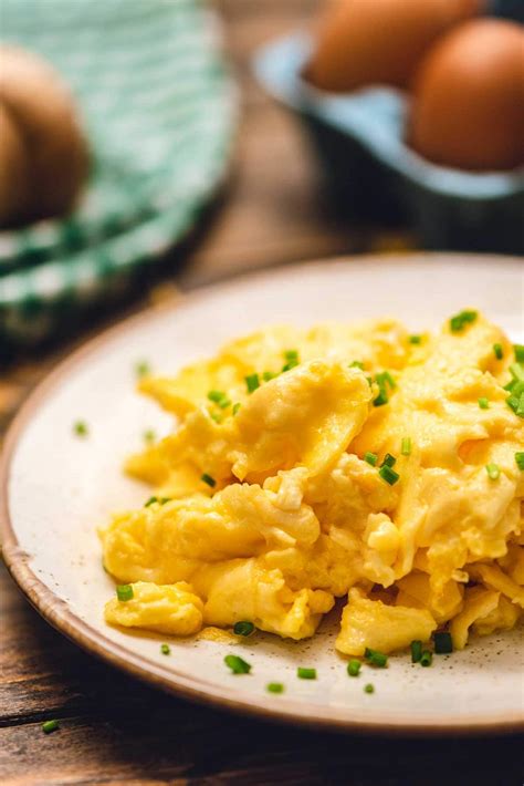 The Best Scrambled Eggs Light And Fluffy Julies Eats And Treats
