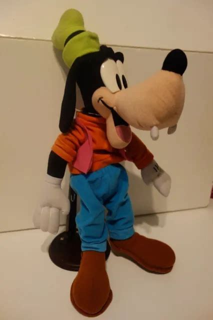 Walt Disney World Goofy Large Plush 18 Friend Mickey Mouse Donald Duck