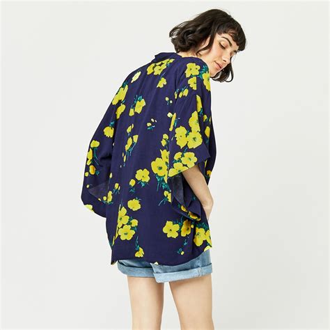 Warehouse, FLORAL PRINT KIMONO Navy 3 | Womens kimono, Kimono online, Floral print kimono