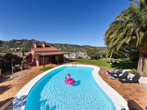 880.000 € schöne villa von 700 m2 in der gemeinde santa brigida, einer der kleinsten und begrüßen gran canaria, kanarische. Ferienhaus Santa Brigida Gran Canaria Villa Spanien Finca ...