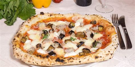 Serving new london and surrounding locations. Restaurante Luna Rossa: auténtica pizza napolitana ...