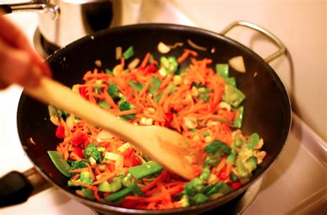 Foodista Spicy Peanut Chicken And Vegetable Stir Fry