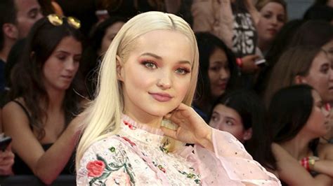 Dove Cameron Shaves Her Face Before Mmvas Here’s Why — Pics Hollywood Life