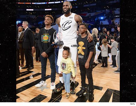 Jul 14, 2021 · lebron james' son, lebron bronny james jr., is following in his dad's footsteps. LeBron James' Kids Fitted in Over $3k of Gucci Merch at ...