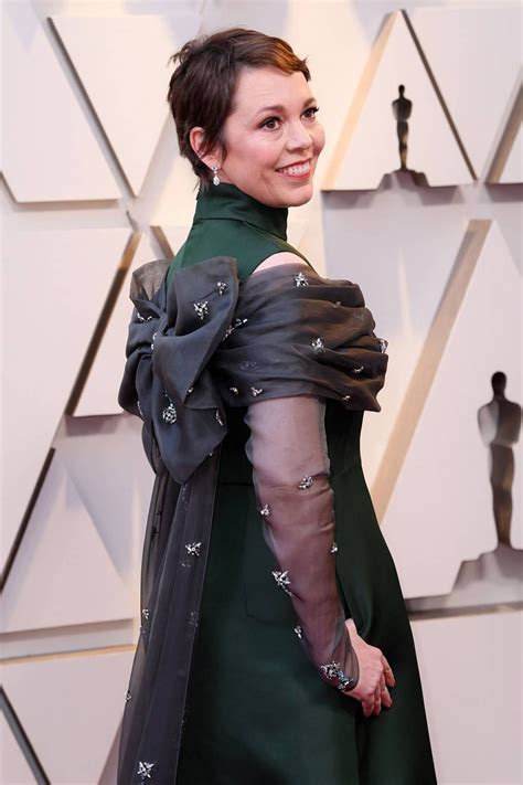 Olivia Colmans Prada Oscars Gown Taps Into 2019s Biggest Red Carpet