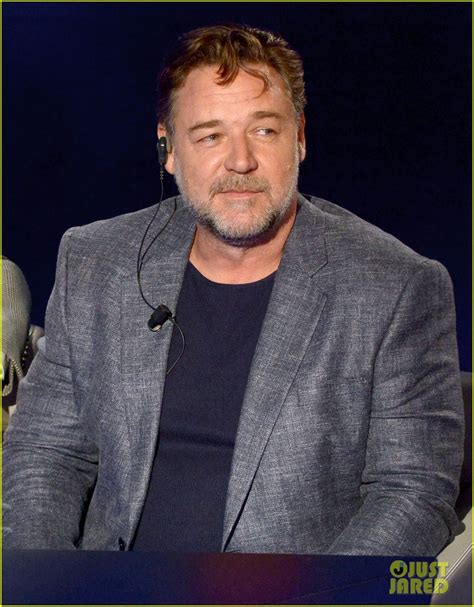 ryan gosling and russell crowe get yelled at for not promoting the nice guys right watch video