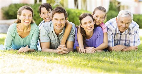 Für die kleinsten, die jugendlichen, die alten und die ganz alten: Mehrgenerationenhaus: Die geschenkte Oma! | BUNTE.de