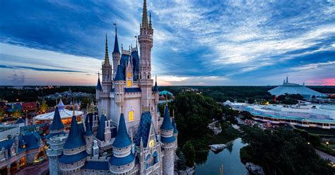 Disneyland Paris Remains Closed The Latest On Disneys Global Theme