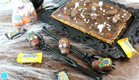 3 Easy Halloween Treats With Butterfinger Skulls Mom On The Side