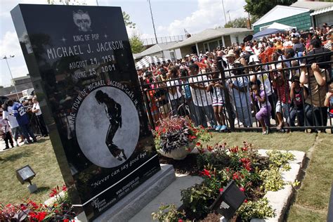 Michael Jackson S Popularity Endures Even After New Scandal