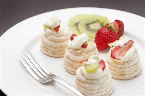 Meringue Dessert With Kiwi And Strawberries Free Stock Image