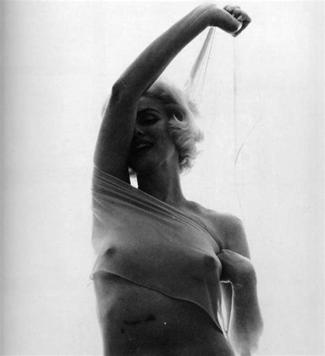 Naked Marilyn Monroe Added 07 19 2016 By