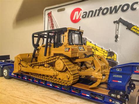 We are doing our research by reading hundreds of online reviews to bring you only the best in heavy equipment operator and construction toys. Cat D6R | Model cars kits, Equipment trailers, Toy trucks