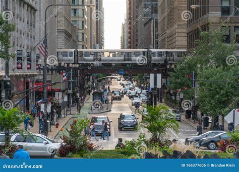 Downtown Chicago Busy Street View Editorial Photo Image Of Outside