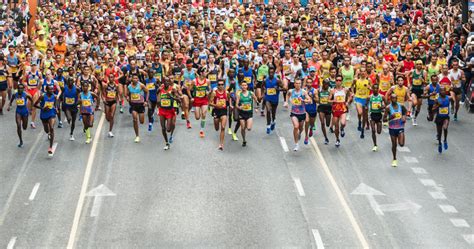 Der marathon wurde erstmals 1981 als beliebtes rennen namens marató popular de valència ausgetragen. 10 Reasons to run Valencia Half Marathon in 2018