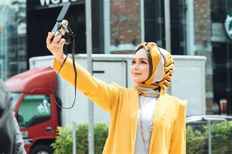 Siti nurhaliza — falling in love 03:03. Siti Nurhaliza Lancar Album ManifestaSITI 3 Julai Ini