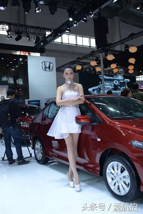 性感美女车模只能成为回忆，现在上海车展不让有车模了 每日头条