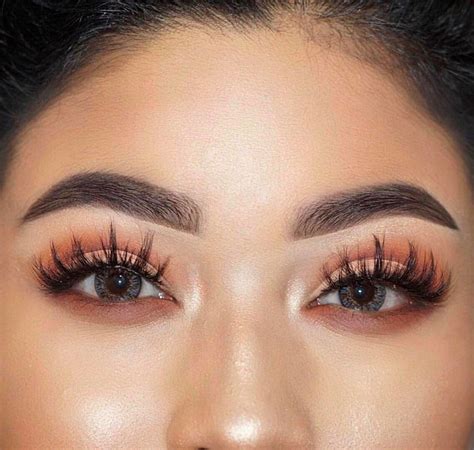 Ultra Fluffy And Wispy Lashes With Varying Lengths And Extra Dimension