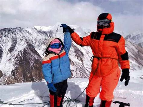 9 year old pakistani girl scales 5 000m peak in hunza pakistan dawn