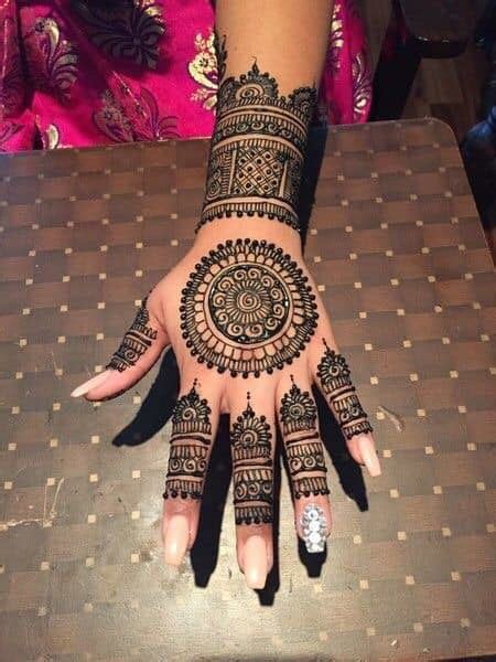 21 Classic Round Mehndi Designs You Should Try In 2020 Lifestyle
