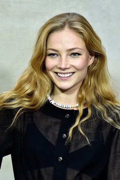 Picture Of Clara Paget