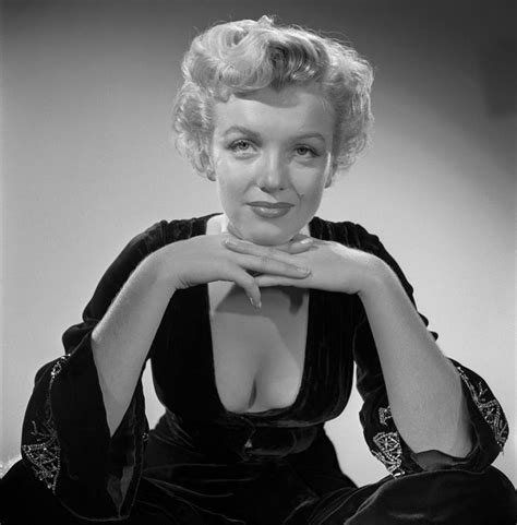 Marilyn Monroe Portrait Session By Earl Theisen Collection