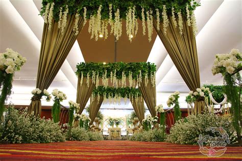 Selain sebagai hiasan pelaminan dan. Bella & Iqwal - Dekorasi Wedding Murah & Berkualitas di ...