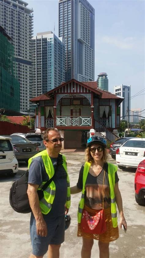 We started the day with a visit to batu caves, stopped by a malaysian buffet for lunch, and then headed up to petronas towers to check out the views of kl. Journalist from France, Toured Around Kampung Baru ...