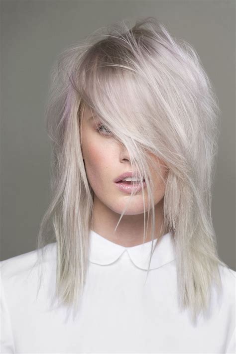 Cool Tresse Hair Cut Platinum Blonde Hair Hair Styles