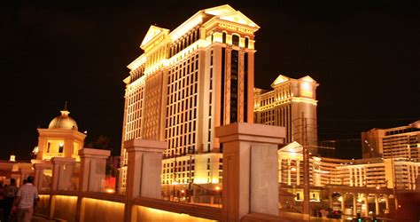Caesars Palace In Las Vegas Night Shot Of Caesars Palace I Flickr