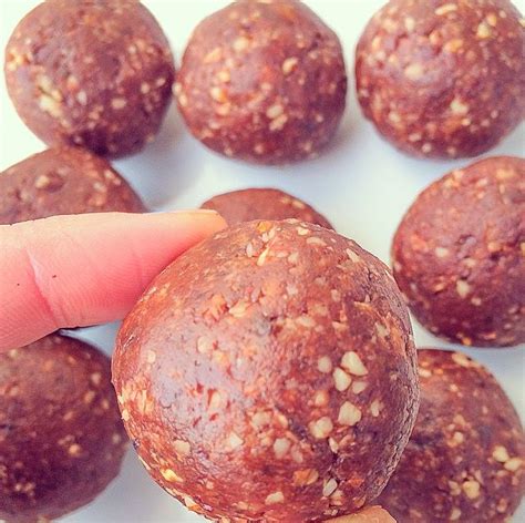 These Cacao And Roasted Hazelnut Energy Balls Are So Addictive Its