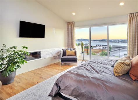 Beach House Modern Master Bedroom Interior Design Ideas