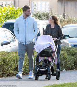 Dan Osborne Enjoys Day Out With Jacqueline Jossa And Newborn Daughter Ella Daily Mail Online