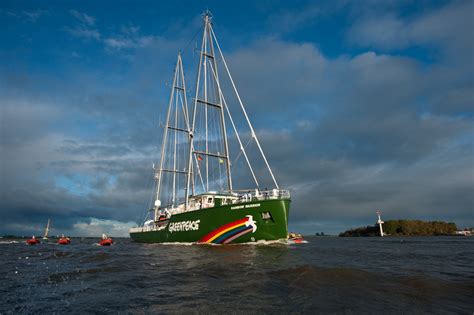 Rainbow Warrior Greenpeace Peru