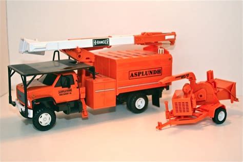 Asplundh Bucket Truck And Chipper Nib Replica Toy Made By Dg Bucket
