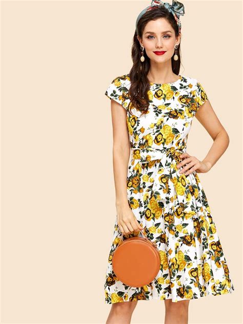 Fit Flare V Neck Black White Floral Bee Print Dress Er5265 Bee Wte Ph