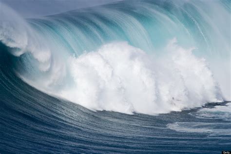 Stunning Visuals Of Surfers Owning Hawaiis Most Dangerous Wave